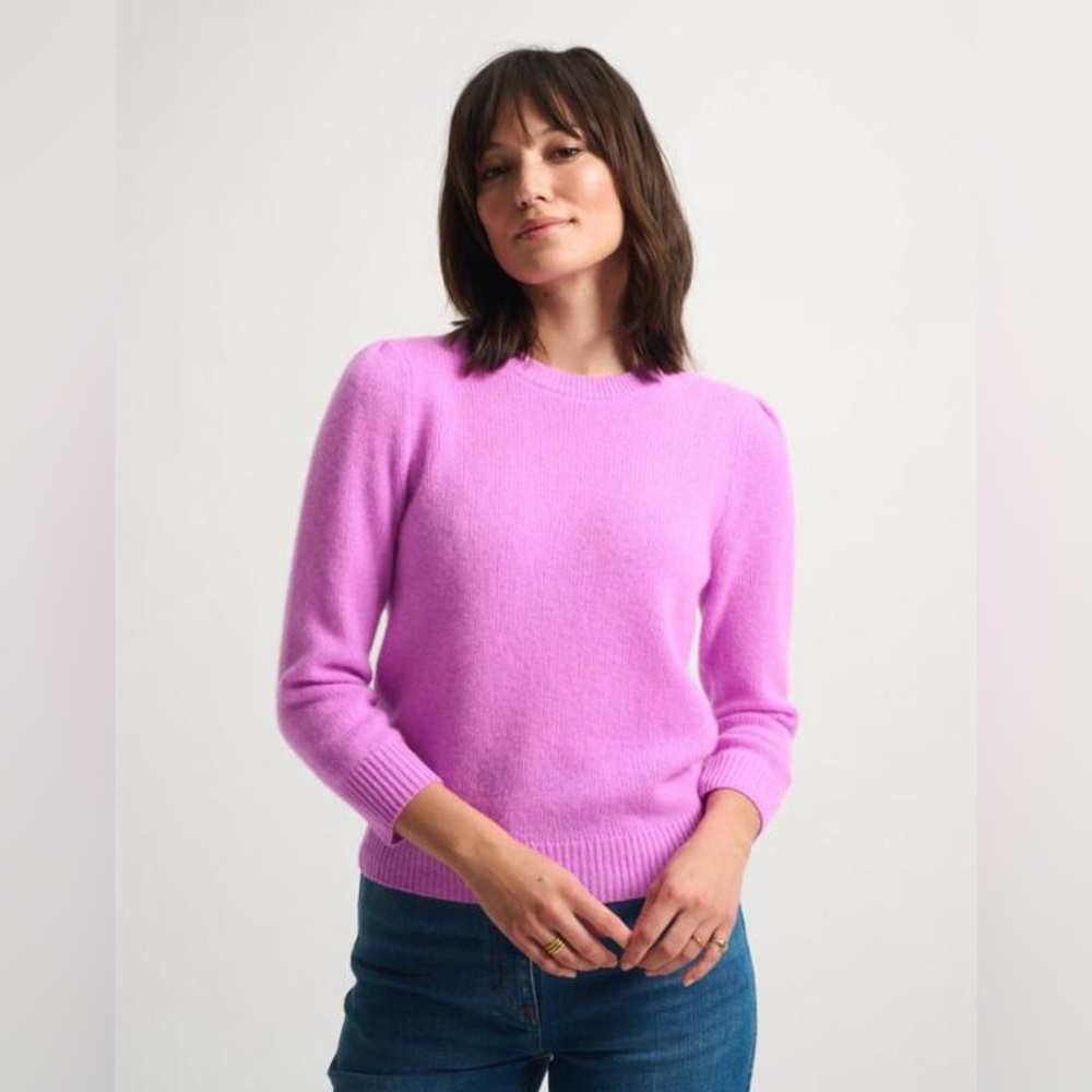 White + Warren Cashmere Featherweight Puff Sleeve Crewneck Sweater in Neon Mauve